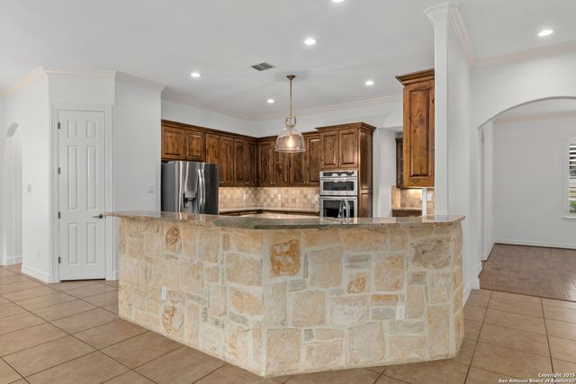 6 Champions Way, San Antonio, TX 78258