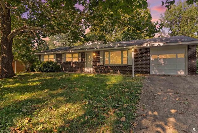 1733 Vaughn Drive, Manhattan, KS 66502