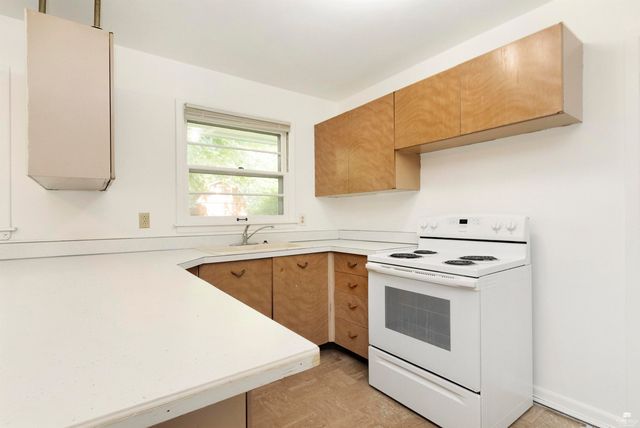 1733 Vaughn Drive, Manhattan, KS 66502