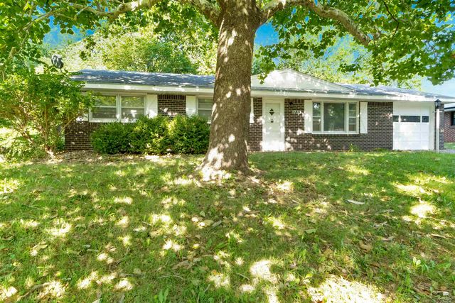 1733 Vaughn Drive, Manhattan, KS 66502