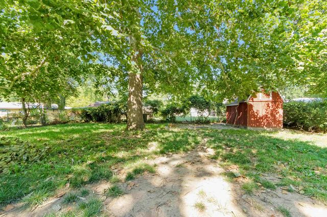 1733 Vaughn Drive, Manhattan, KS 66502