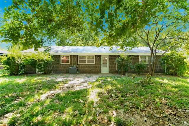 1733 Vaughn Drive, Manhattan, KS 66502