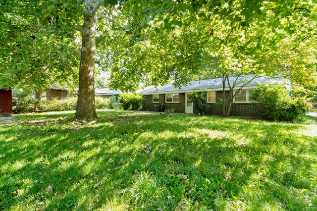 1733 Vaughn Drive, Manhattan, KS 66502