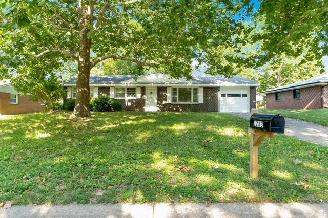 1733 Vaughn Drive, Manhattan, KS 66502