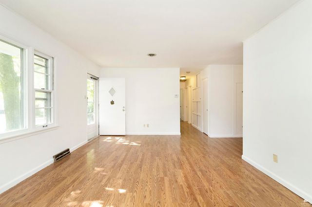 1733 Vaughn Drive, Manhattan, KS 66502