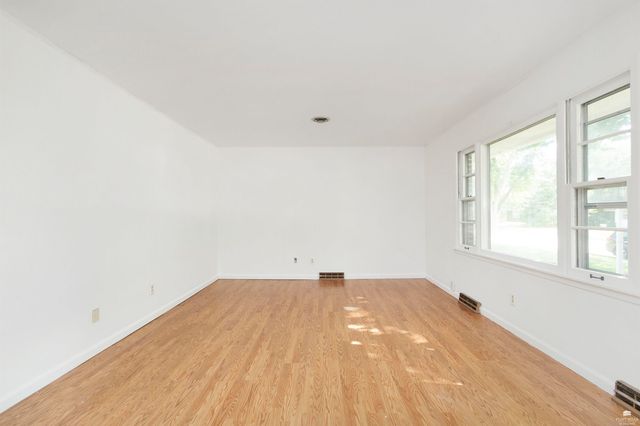 1733 Vaughn Drive, Manhattan, KS 66502