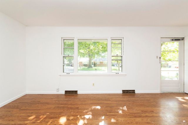 1733 Vaughn Drive, Manhattan, KS 66502