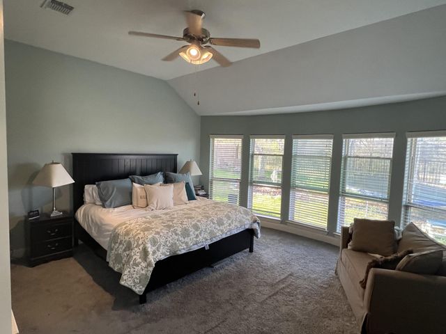 404 Peakside CIR, Dripping Springs, TX 78620