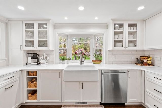244 Powder Mill Rd, Concord, MA 01742