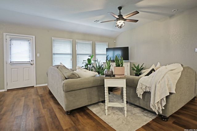 447 AGAVE FLATS DR, New Braunfels, TX 78130