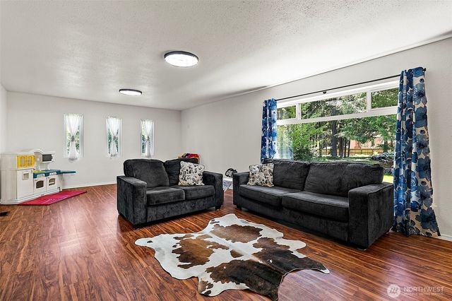 32818 174th Place SE, Auburn, WA 98092