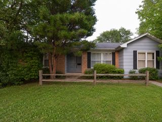 1545 N Kaspar Avenue, Arlington Heights, IL 60004