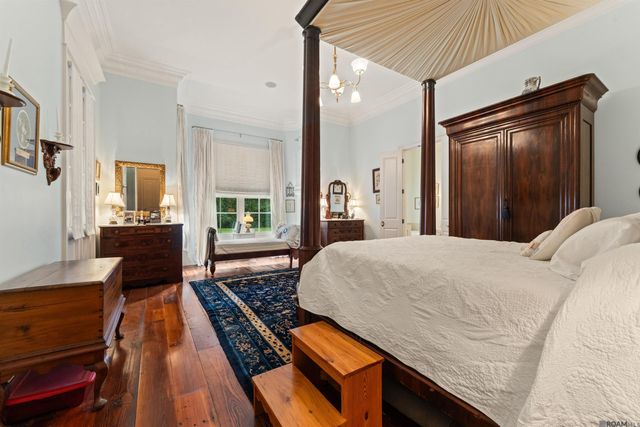 5376 Live Oak Dr, St Francisville, LA 70775