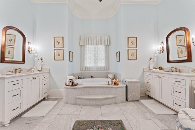 5376 Live Oak Dr, St Francisville, LA 70775