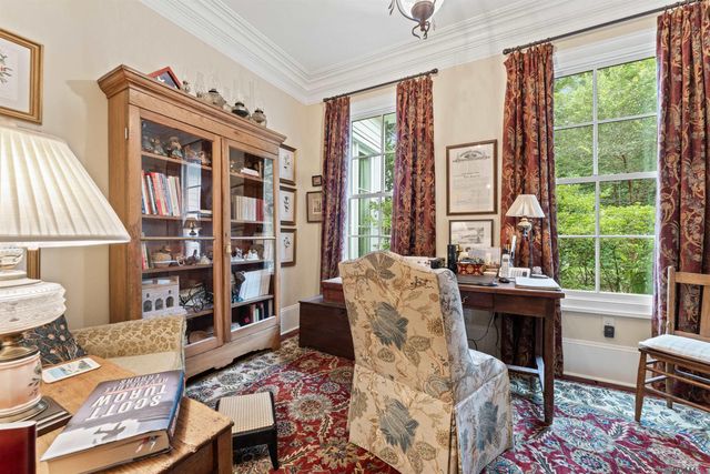 5376 Live Oak Dr, St Francisville, LA 70775