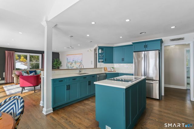 8 Iris Lane, Westport, CT 06880