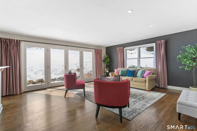 8 Iris Lane, Westport, CT 06880