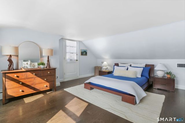 8 Iris Lane, Westport, CT 06880