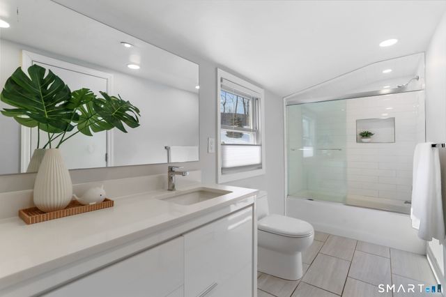 8 Iris Lane, Westport, CT 06880