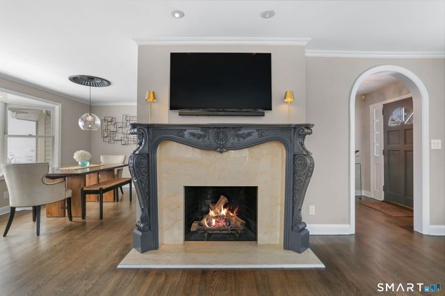 8 Iris Lane, Westport, CT 06880