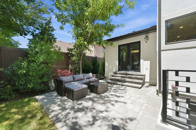 2320 E CAPRICE CT, Holladay, UT 84124