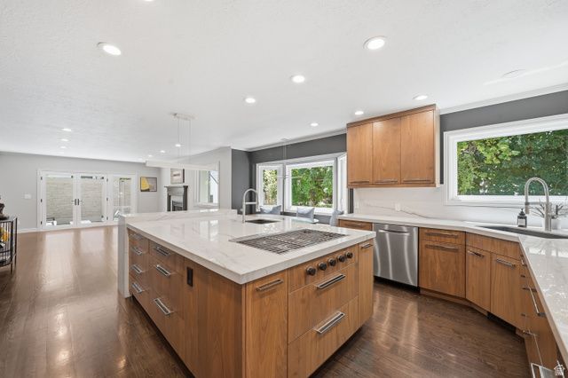 2320 E CAPRICE CT, Holladay, UT 84124