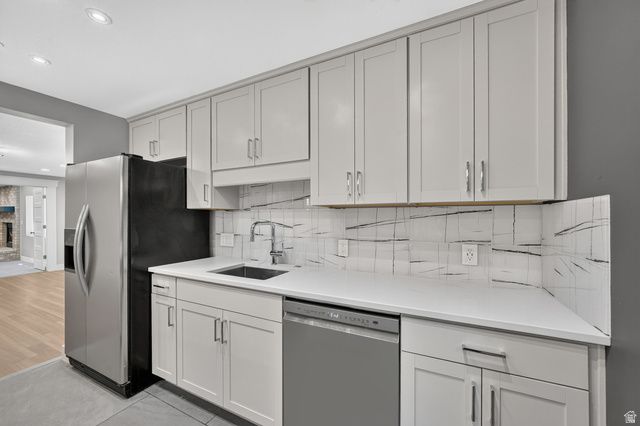 2320 E CAPRICE CT, Holladay, UT 84124