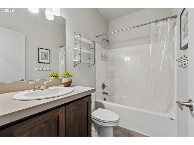 8430 Ne 50TH Ct, Vancouver, WA 98665