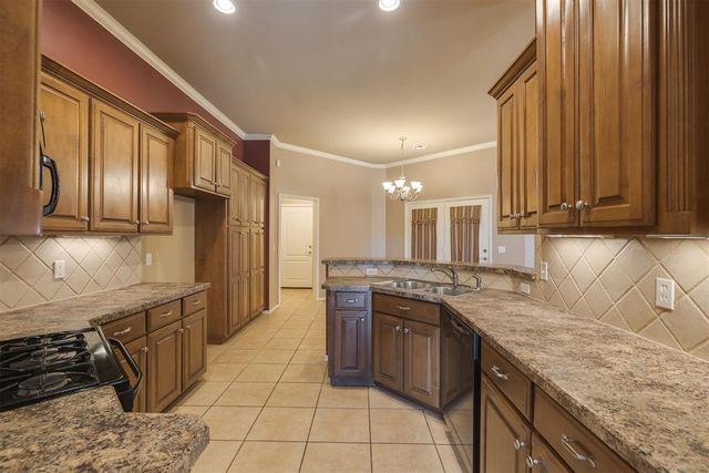 10717 NW 37th Street, Yukon, OK 73099