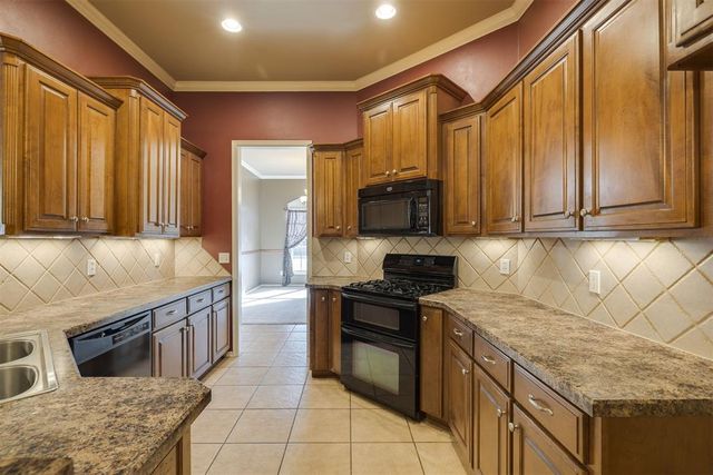 10717 NW 37th Street, Yukon, OK 73099