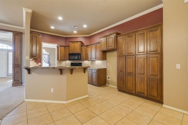 10717 NW 37th Street, Yukon, OK 73099