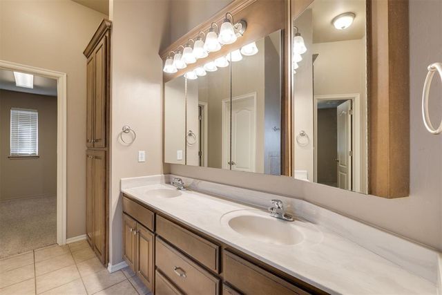 10717 NW 37th Street, Yukon, OK 73099