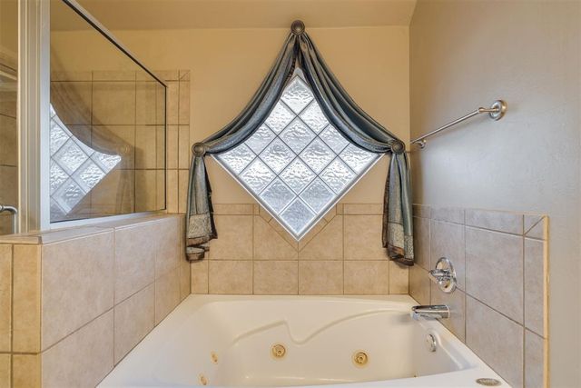 10717 NW 37th Street, Yukon, OK 73099