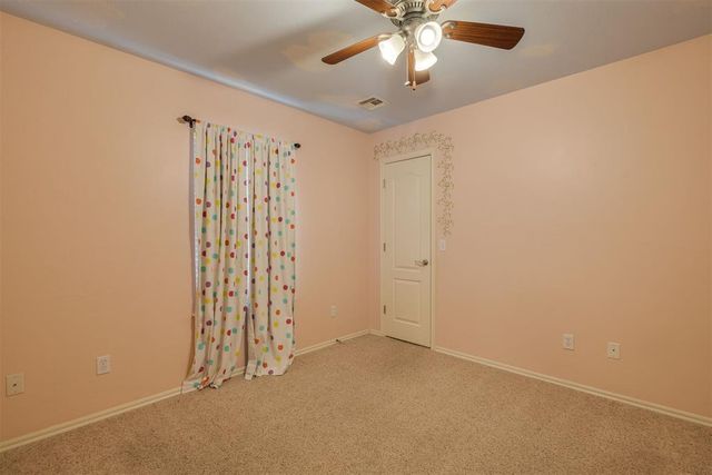 10717 NW 37th Street, Yukon, OK 73099