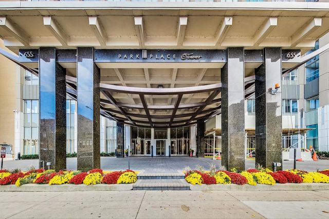 655 W IRVING PARK Road 2301, Chicago, IL 60613