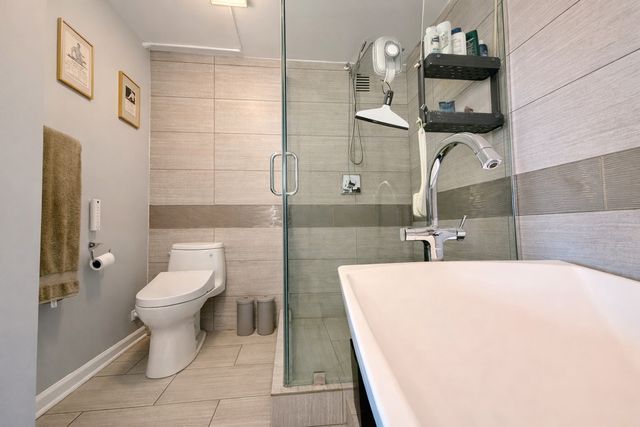 655 W IRVING PARK Road 2301, Chicago, IL 60613