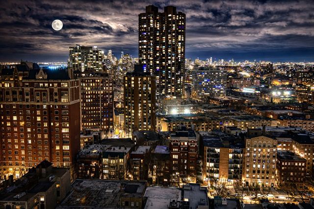 655 W IRVING PARK Road 2301, Chicago, IL 60613