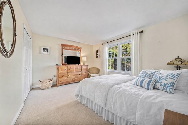 18 Franklin Hunt Rd, Rockland, MA 02370