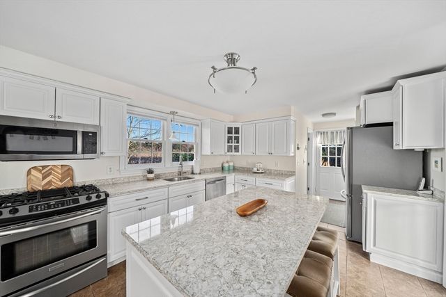 18 Franklin Hunt Rd, Rockland, MA 02370