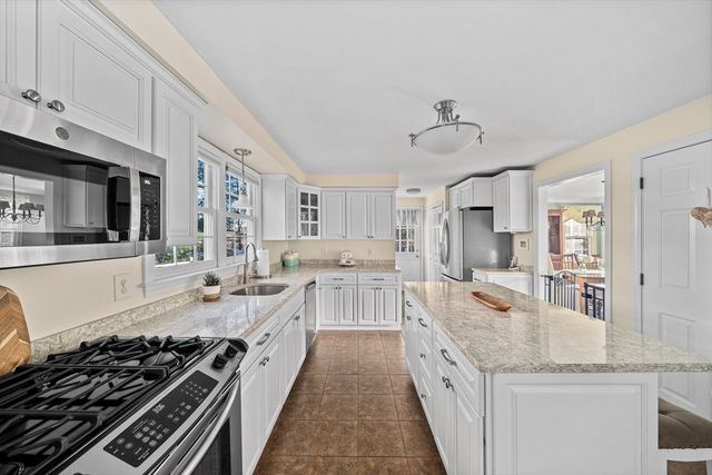 18 Franklin Hunt Rd, Rockland, MA 02370