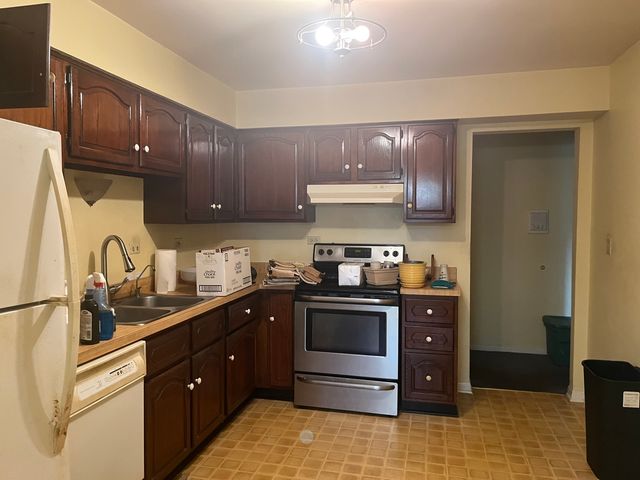 1430 Stonebridge Trail 1-1, Wheaton, IL 60189