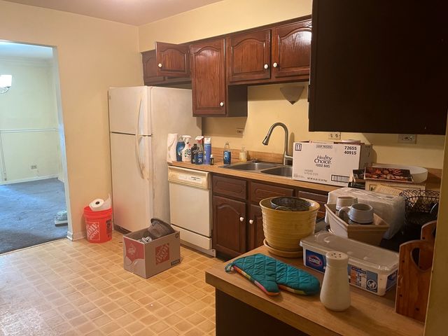 1430 Stonebridge Trail 1-1, Wheaton, IL 60189