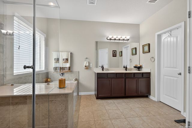 232 Albarella, Cibolo, TX 78108
