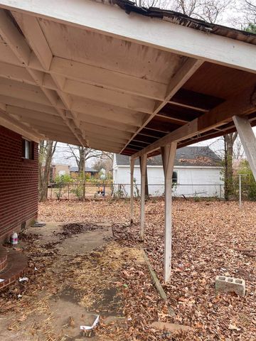 3040 EDGEWARE RD S, Memphis, TN 38118