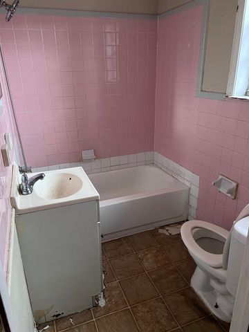 3040 EDGEWARE RD S, Memphis, TN 38118