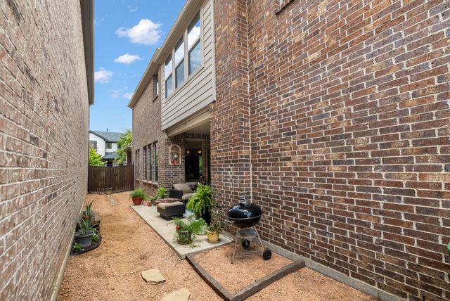 1207 Harris Hawk Way, Arlington, TX 76005