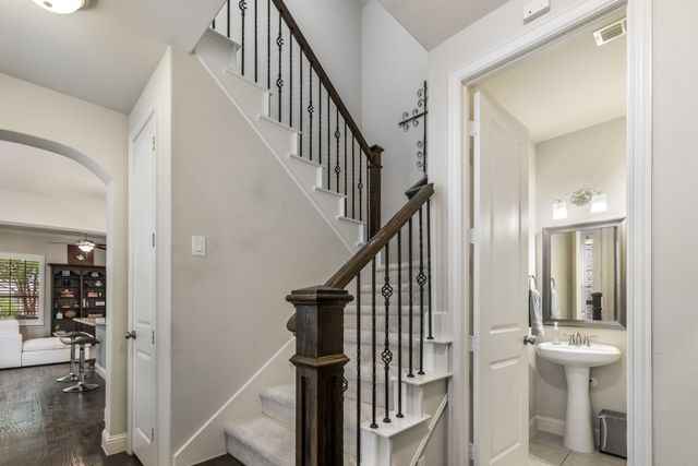 1207 Harris Hawk Way, Arlington, TX 76005
