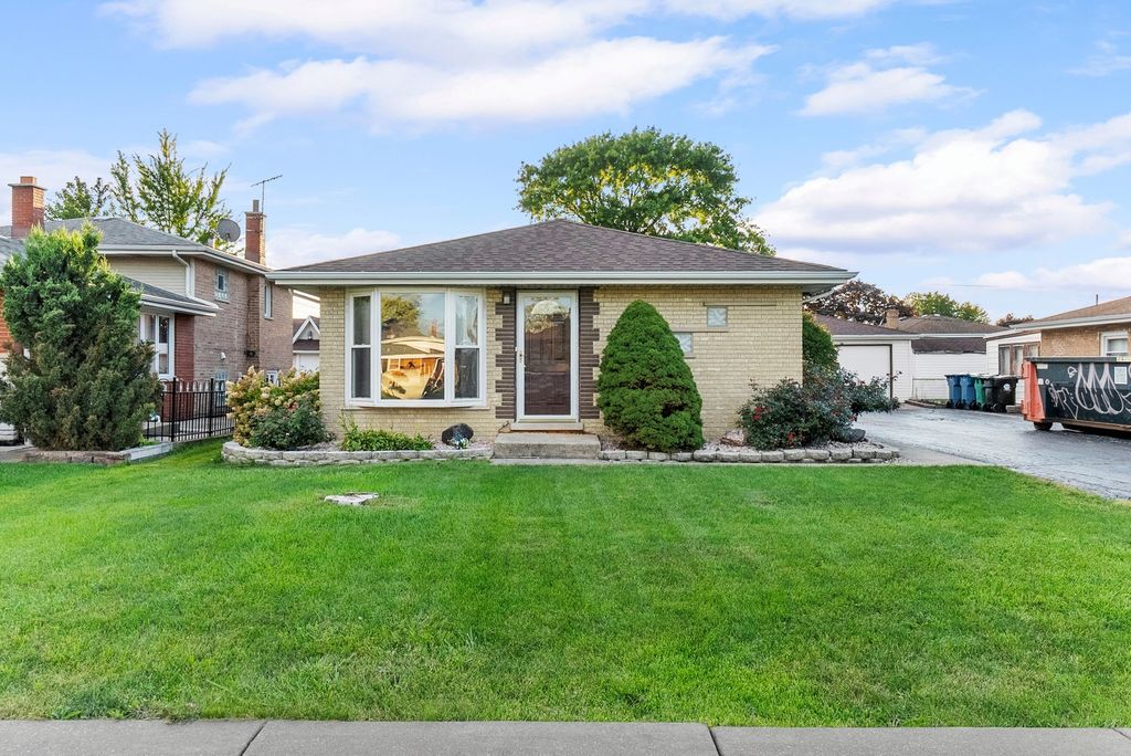 8128 Odell Avenue, Bridgeview, IL 60455