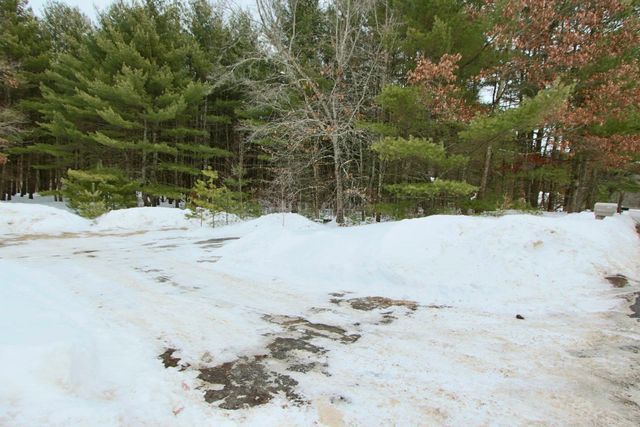 101 Page Road, Litchfield, NH 03052