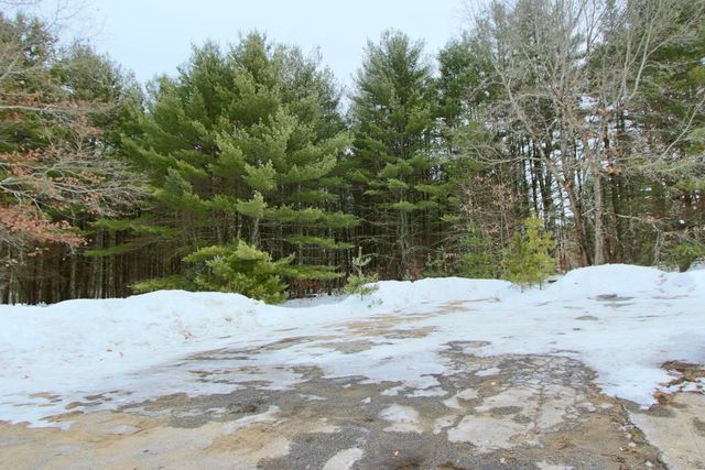 101 Page Road, Litchfield, NH 03052